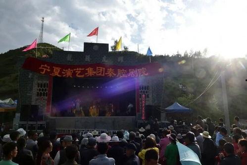 小大城镇在奥普里剧院举办的圣诞节