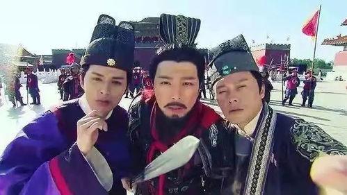 穿越成冒牌县令救济百姓,穿越时空，救济百姓的传奇人生